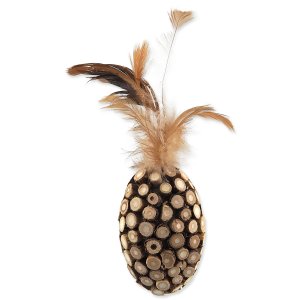 Hračka MAGIC CAT Natural Fun ovál s prírodnými pierkami a oblepené drevom 14cm