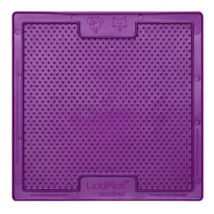 LickiMat Soother lízacia podložka fialová 20 x 20 cm