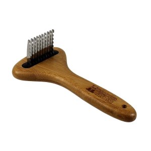 Hrebeň malý vyčesávací s nožmi z nerezovej ocele